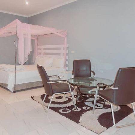 Adams Lodges Ltd Mangochi Buitenkant foto